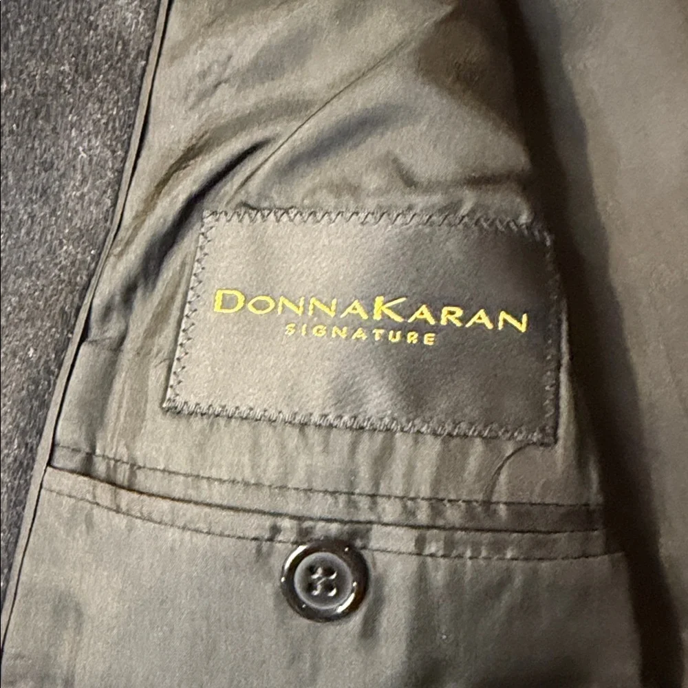 Donna Karan Cashmere Charcoal Men's Blazer. 46/40 Long